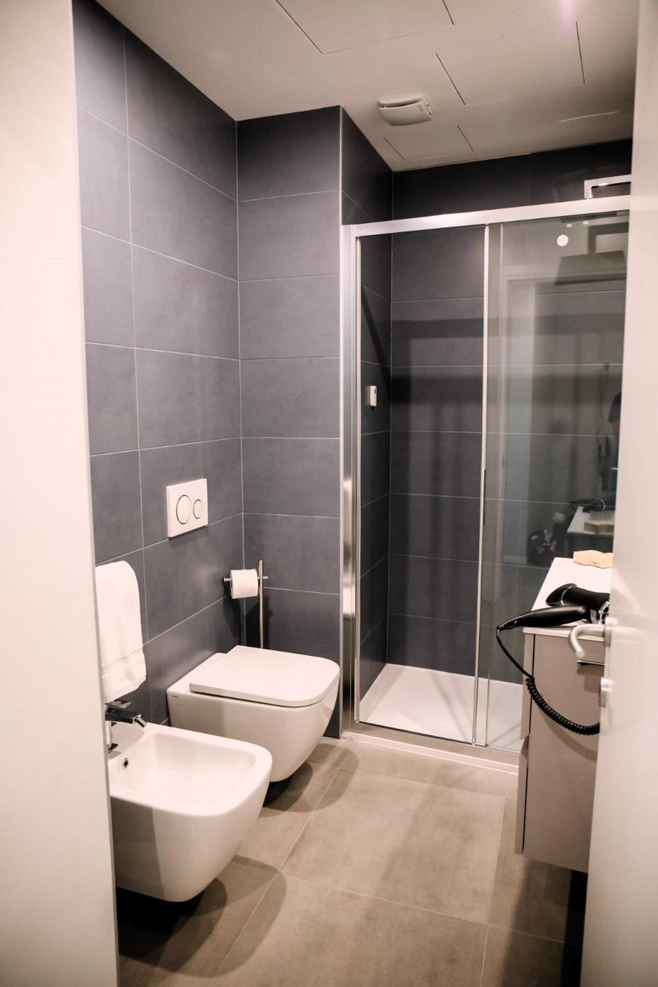 Elegant Beige Apartment - 5 Minutes From The Lake Комо Экстерьер фото