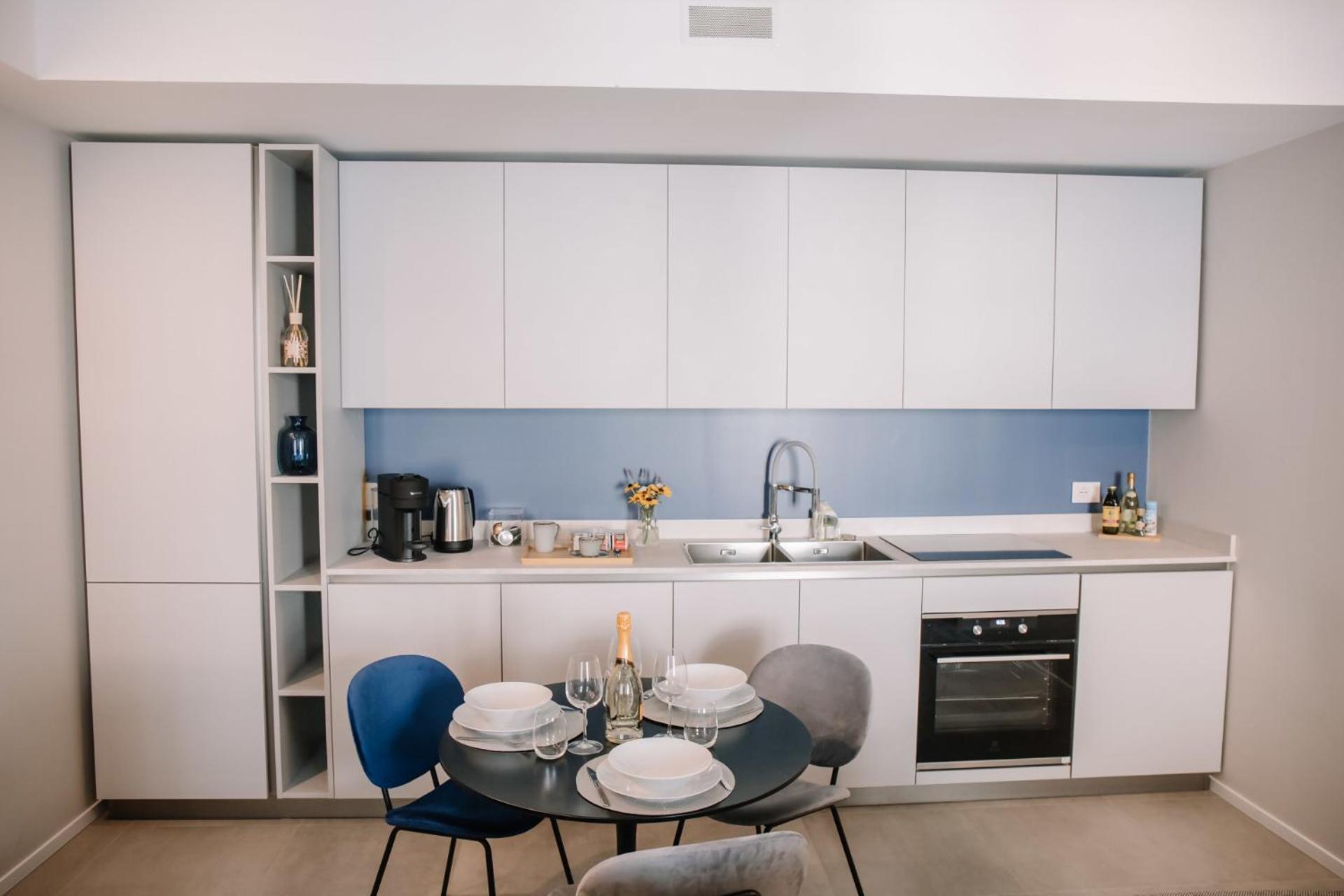 Elegant Beige Apartment - 5 Minutes From The Lake Комо Экстерьер фото